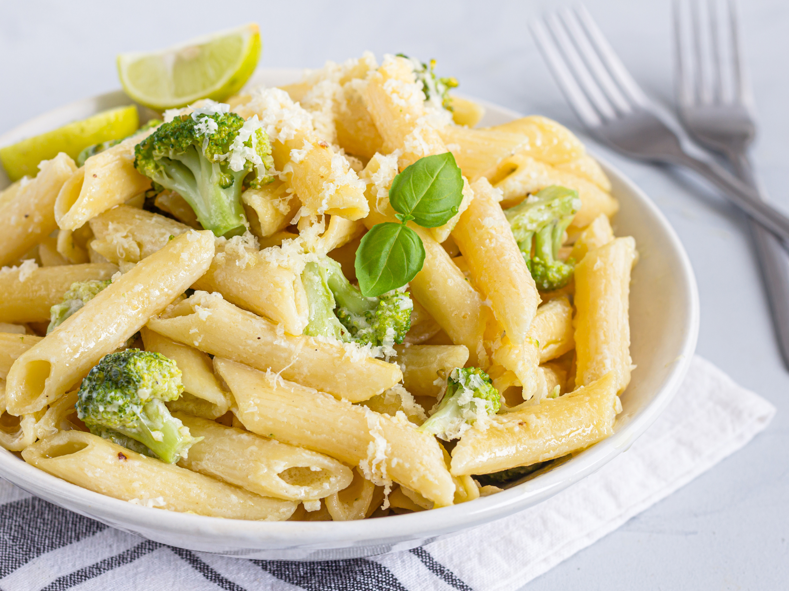 Alfredo Pasta with Broccoli