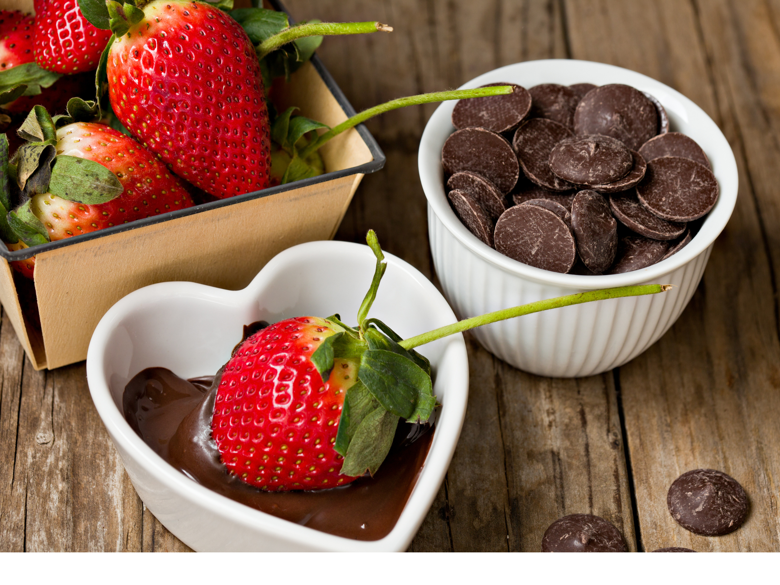 Dark Chocolate Greek Yogurt Fruit Dip with Cinnamon and Spice