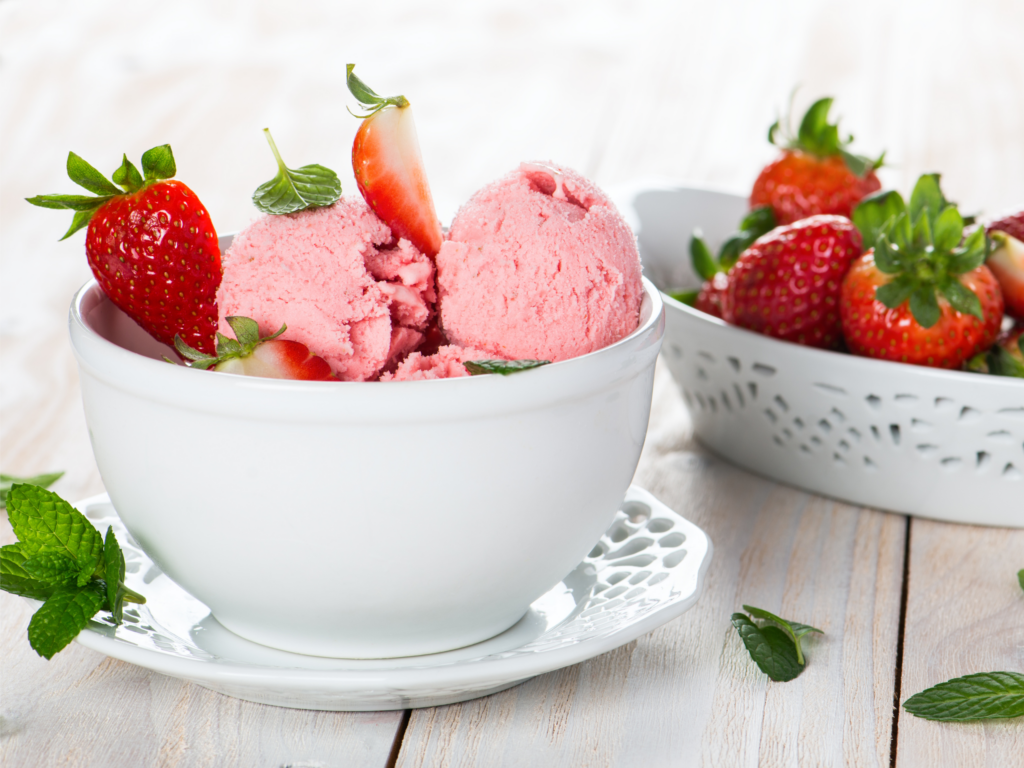 Strawberry Cheesecake Frozen Yogurt - Stonyfield