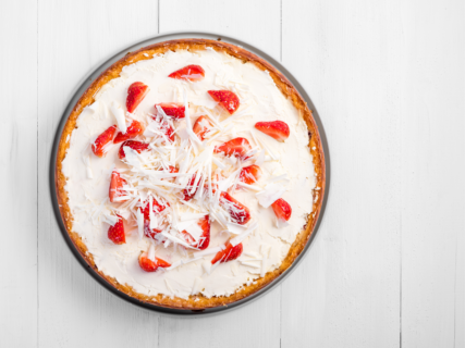 Try this strawberry cheesecake icebox pie recipe today!