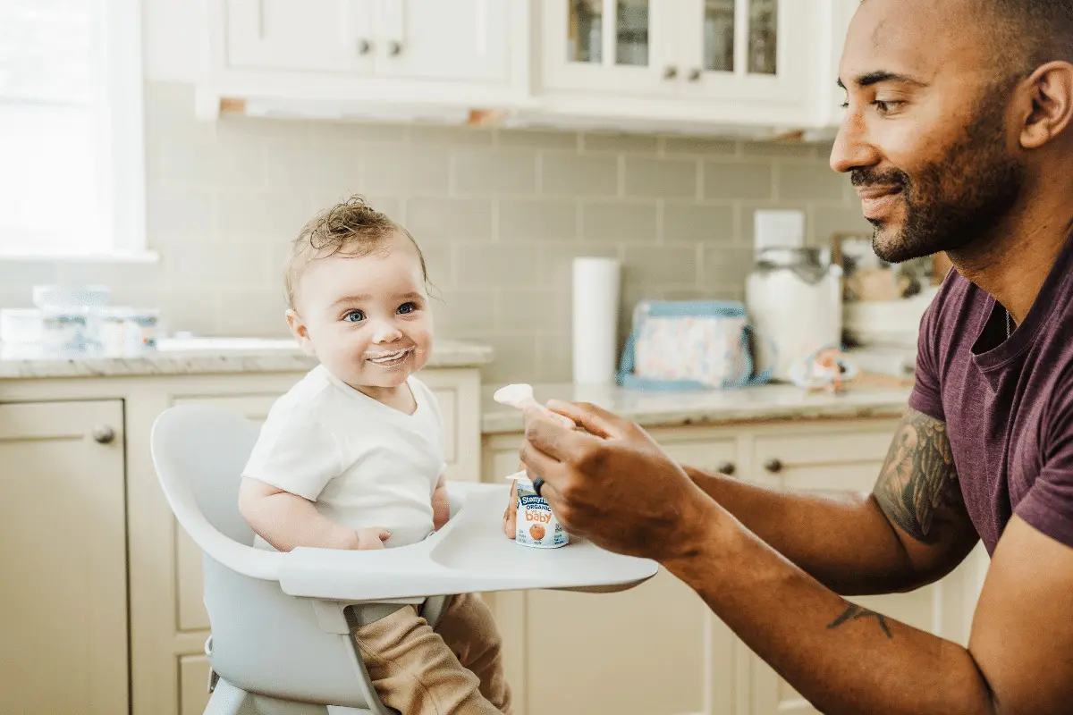 How to Train Baby to Use a Spoon - Solid Starts